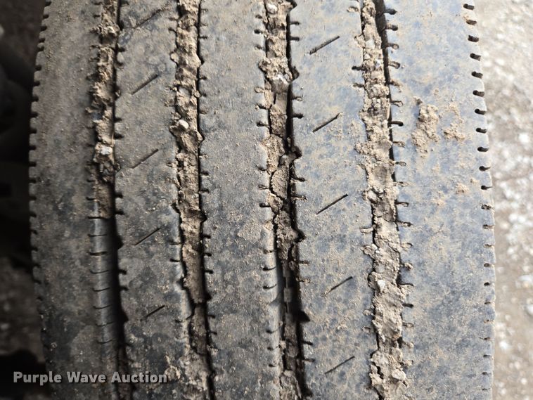 image for item EC0919 2012 Ford F550 Crew Cab flatbed truck