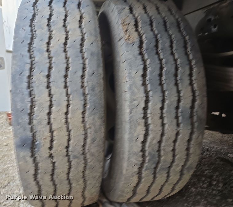 image for item EC0919 2012 Ford F550 Crew Cab flatbed truck