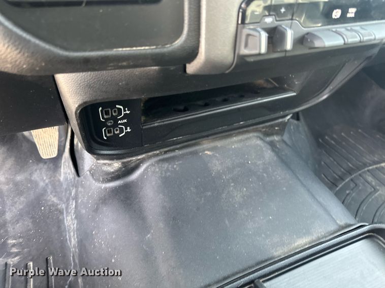 image for item EC2376 2022 Dodge Ram 2500  Crew Cab pickup truck