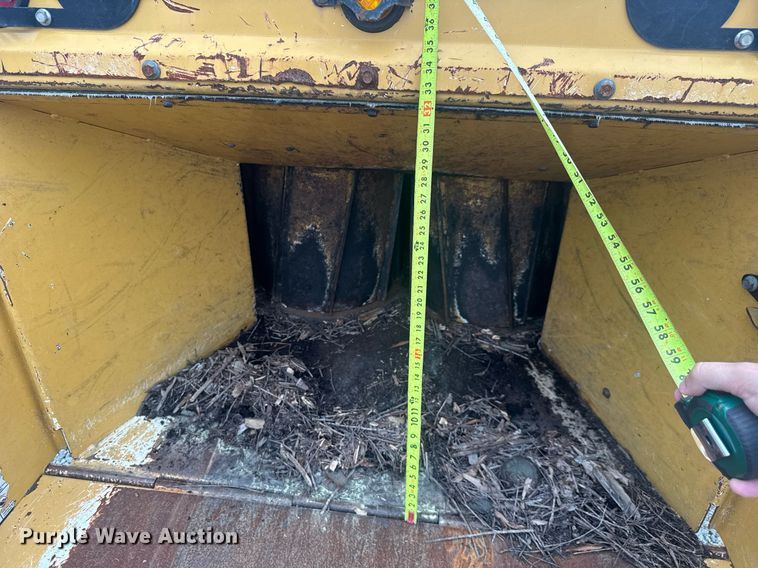 image for item EC3527 2016 Vermeer BC1500 wood chipper