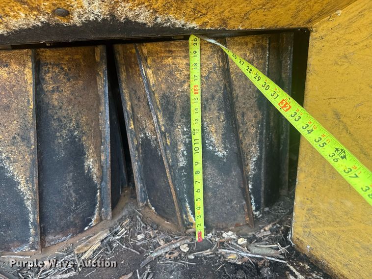 image for item EC3527 2016 Vermeer BC1500 wood chipper