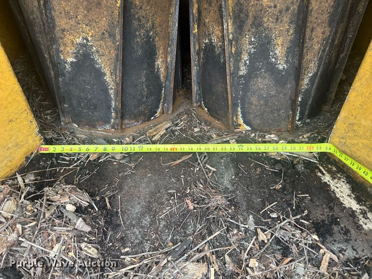 image for item EC3527 2016 Vermeer BC1500 wood chipper