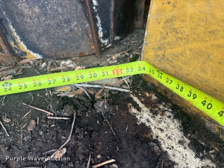 image for item EC3527 2016 Vermeer BC1500 wood chipper