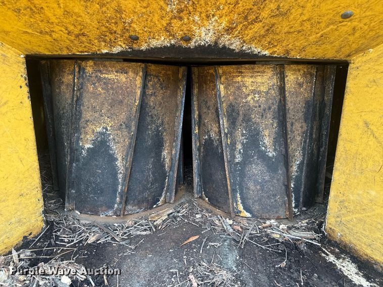 image for item EC3527 2016 Vermeer BC1500 wood chipper