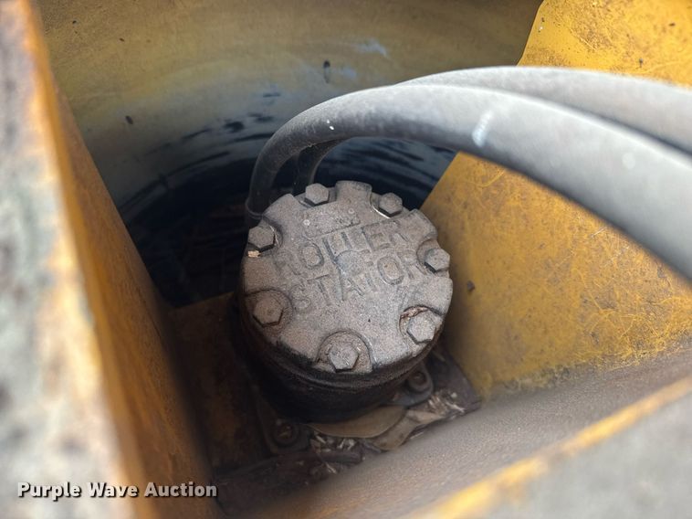 image for item EC3527 2016 Vermeer BC1500 wood chipper