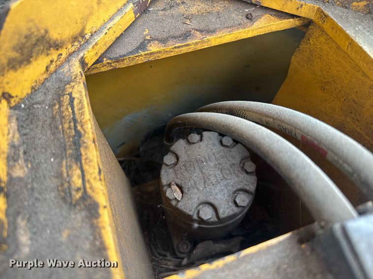 image for item EC3527 2016 Vermeer BC1500 wood chipper