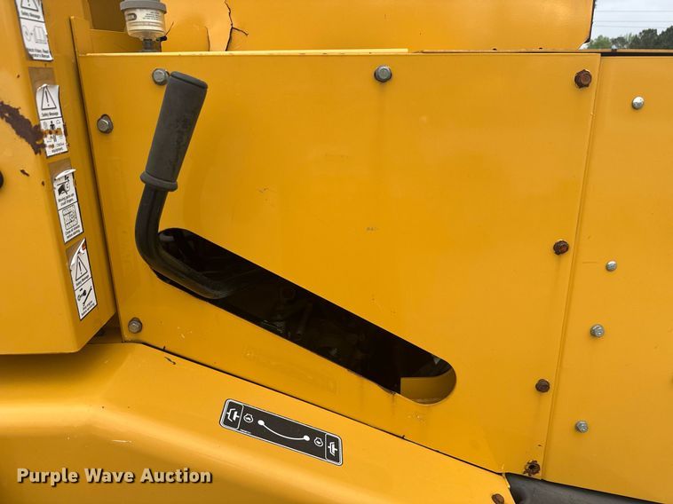 image for item EC3527 2016 Vermeer BC1500 wood chipper