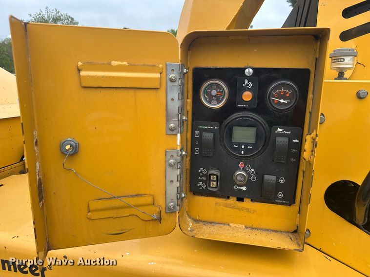 image for item EC3527 2016 Vermeer BC1500 wood chipper