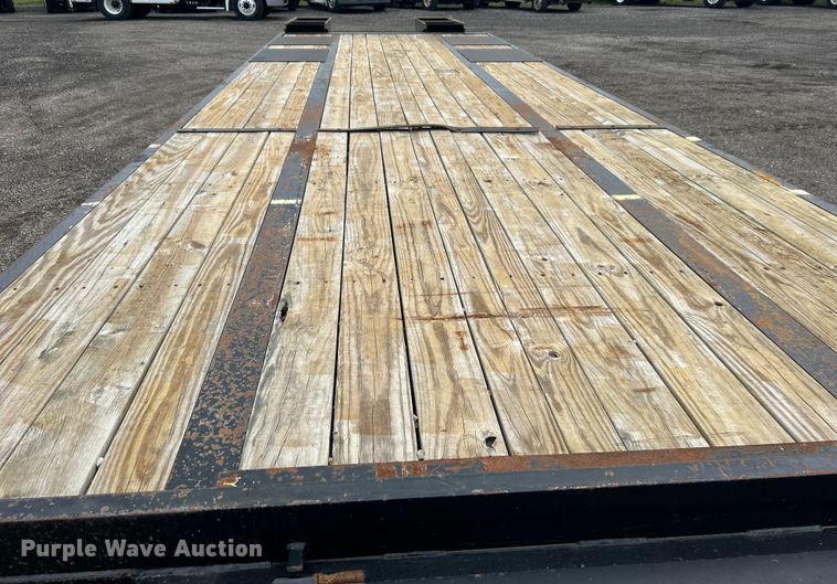 image for item EG1511 2017 MB Machine  equipment trailer