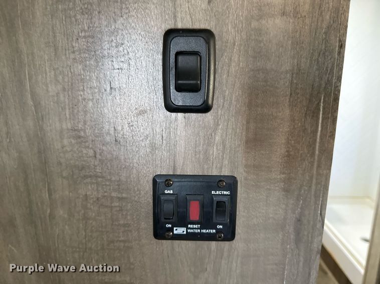 image for item EG2505 2021 Sundowner Trailers camper