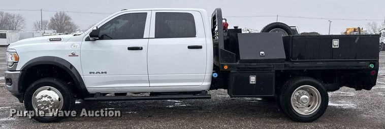 image for item EG2511 2019 Dodge Ram 5500 Crew Cab flatbed truck