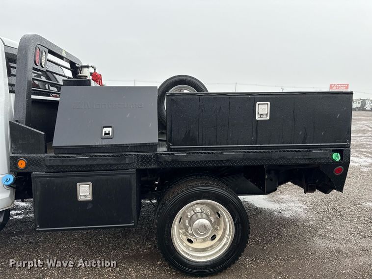 image for item EG2511 2019 Dodge Ram 5500 Crew Cab flatbed truck