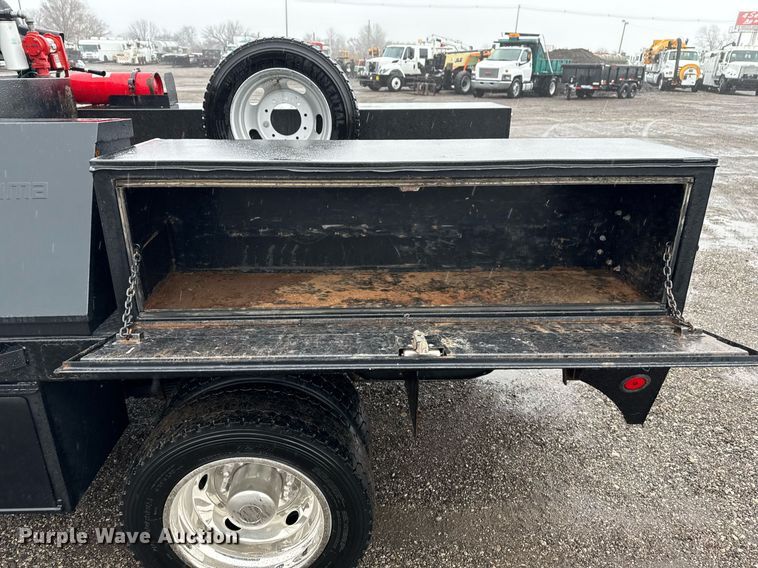 image for item EG2511 2019 Dodge Ram 5500 Crew Cab flatbed truck
