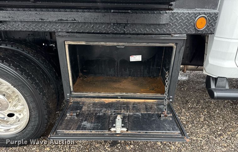 image for item EG2511 2019 Dodge Ram 5500 Crew Cab flatbed truck