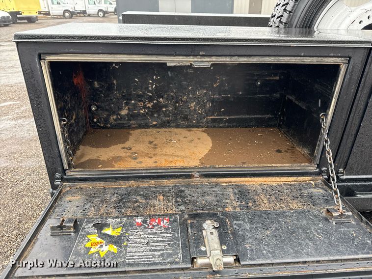 image for item EG2511 2019 Dodge Ram 5500 Crew Cab flatbed truck