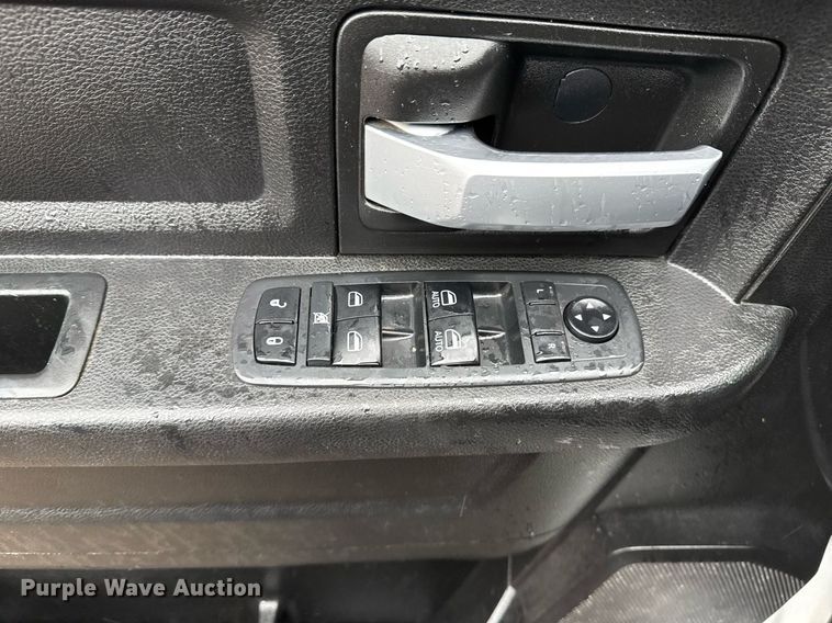 image for item EG2511 2019 Dodge Ram 5500 Crew Cab flatbed truck