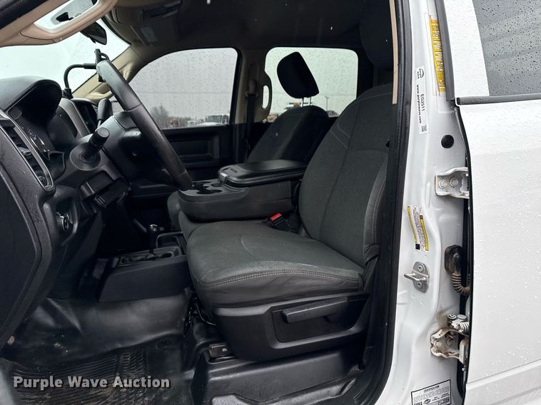 image for item EG2511 2019 Dodge Ram 5500 Crew Cab flatbed truck