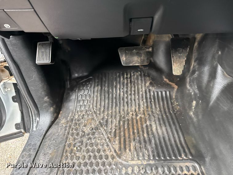 image for item EG2511 2019 Dodge Ram 5500 Crew Cab flatbed truck