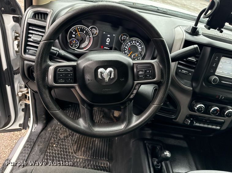 image for item EG2511 2019 Dodge Ram 5500 Crew Cab flatbed truck