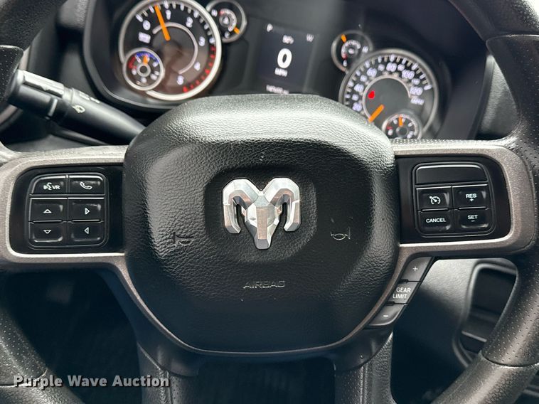 image for item EG2511 2019 Dodge Ram 5500 Crew Cab flatbed truck