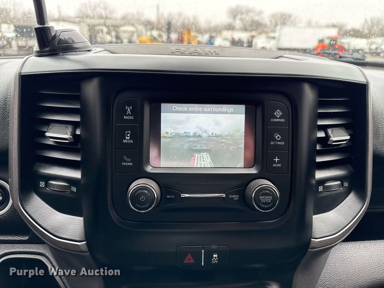 image for item EG2511 2019 Dodge Ram 5500 Crew Cab flatbed truck