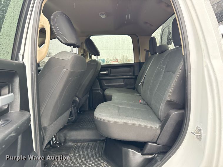 image for item EG2511 2019 Dodge Ram 5500 Crew Cab flatbed truck