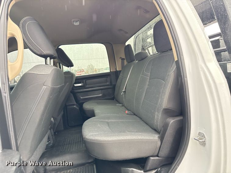 image for item EG2511 2019 Dodge Ram 5500 Crew Cab flatbed truck