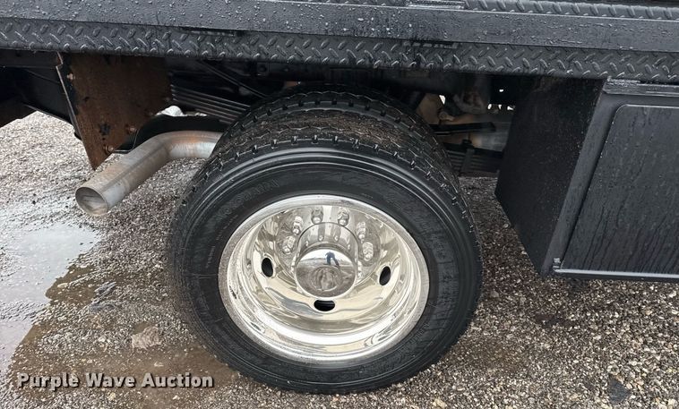 image for item EG2511 2019 Dodge Ram 5500 Crew Cab flatbed truck