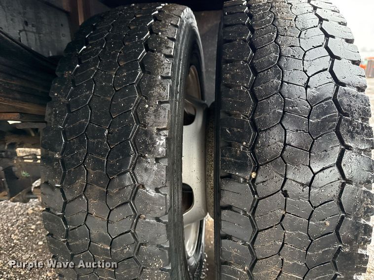 image for item EG2511 2019 Dodge Ram 5500 Crew Cab flatbed truck