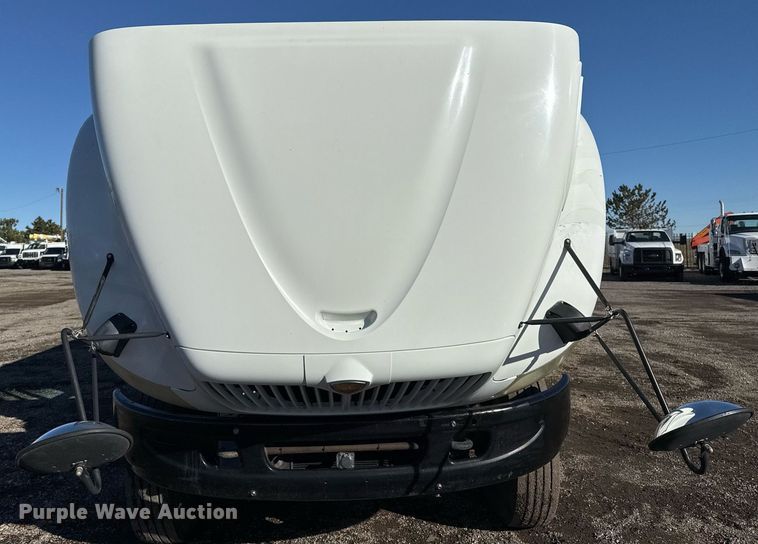 image for item EG2528 2006 IC BUS school bus