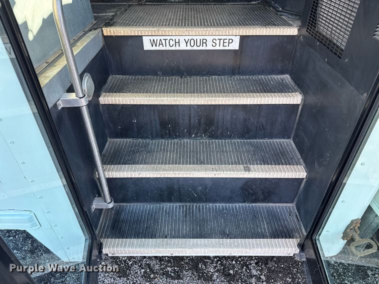 image for item EG2528 2006 IC BUS school bus