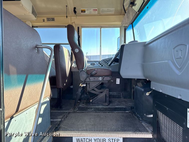 image for item EG2528 2006 IC BUS school bus