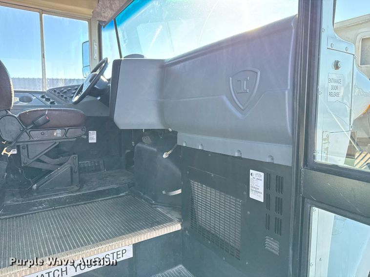 image for item EG2528 2006 IC BUS school bus