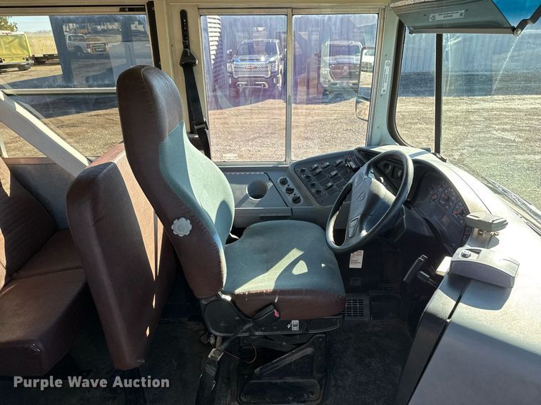 image for item EG2528 2006 IC BUS school bus