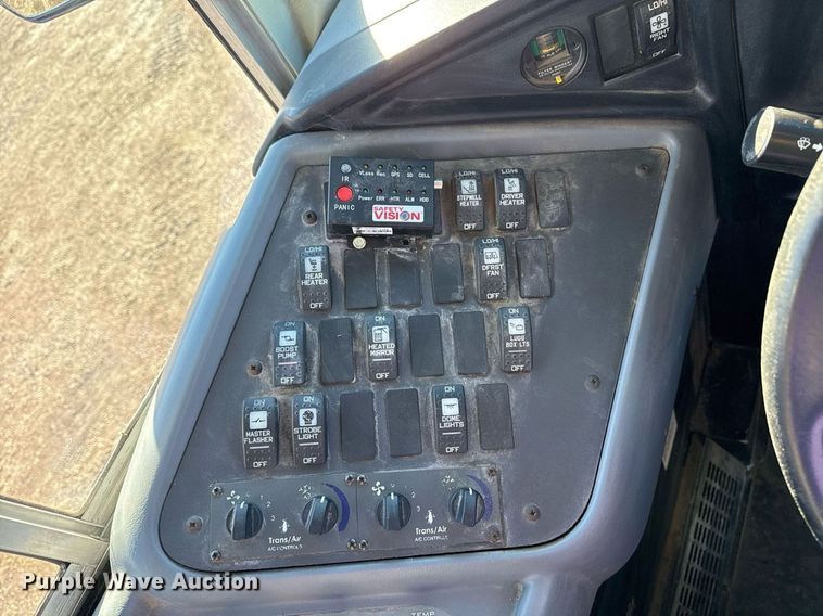 image for item EG2528 2006 IC BUS school bus