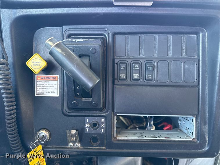 image for item EG2528 2006 IC BUS school bus