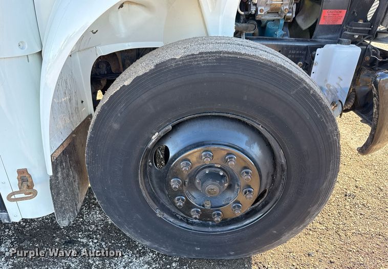 image for item EG2528 2006 IC BUS school bus