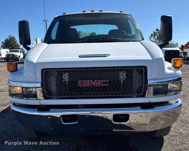 image for item EG2572 2007 GMC C5500 rollback truck