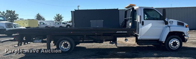 image for item EG2572 2007 GMC C5500 rollback truck