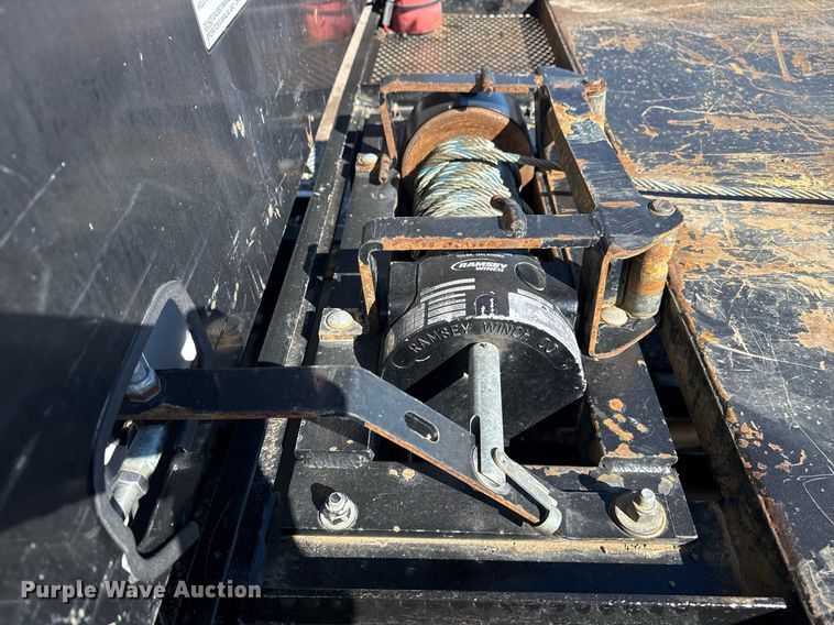 image for item EG2572 2007 GMC C5500 rollback truck