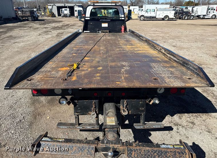 image for item EG2572 2007 GMC C5500 rollback truck