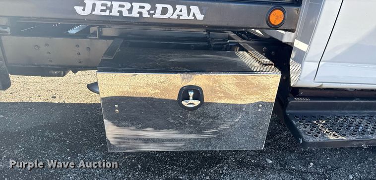 image for item EG2572 2007 GMC C5500 rollback truck