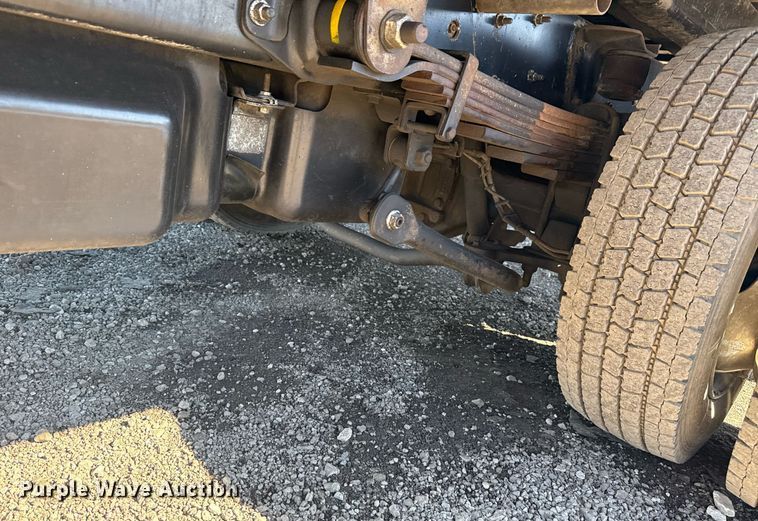 image for item EG2572 2007 GMC C5500 rollback truck