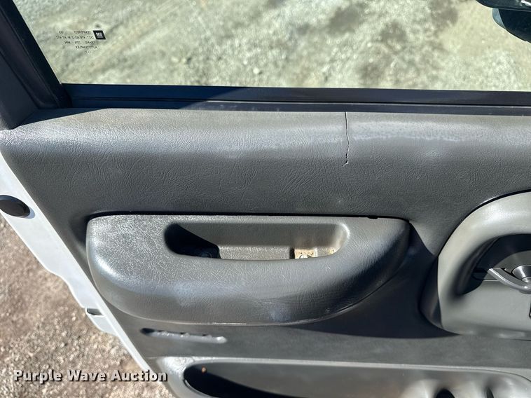 image for item EG2572 2007 GMC C5500 rollback truck