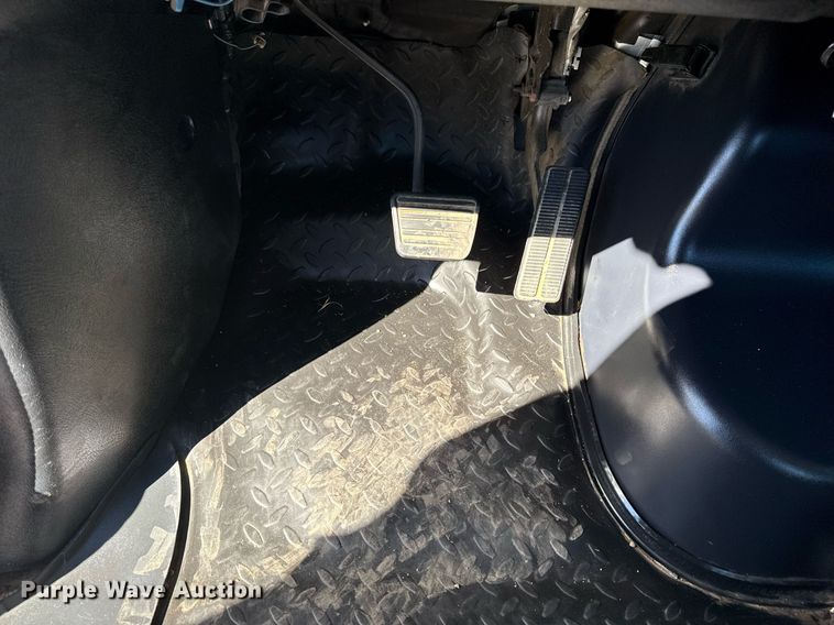 image for item EG2572 2007 GMC C5500 rollback truck