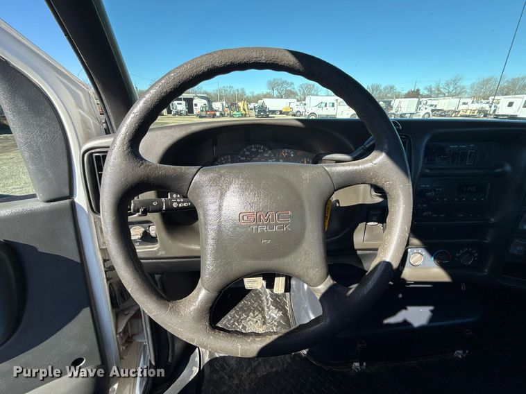 image for item EG2572 2007 GMC C5500 rollback truck