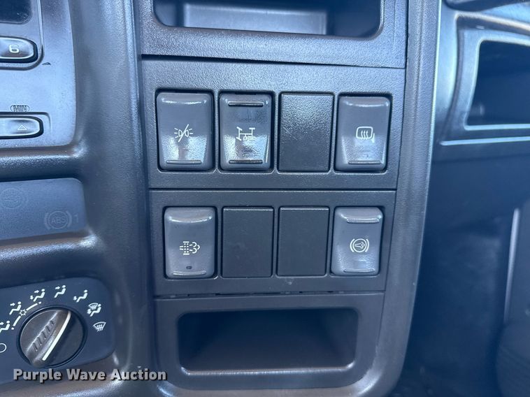 image for item EG2572 2007 GMC C5500 rollback truck