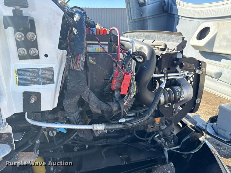 image for item EG2572 2007 GMC C5500 rollback truck