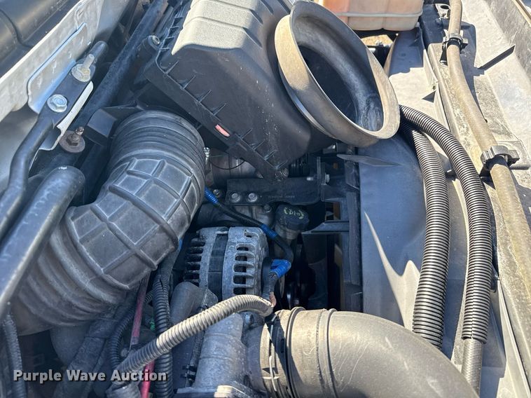 image for item EG2572 2007 GMC C5500 rollback truck