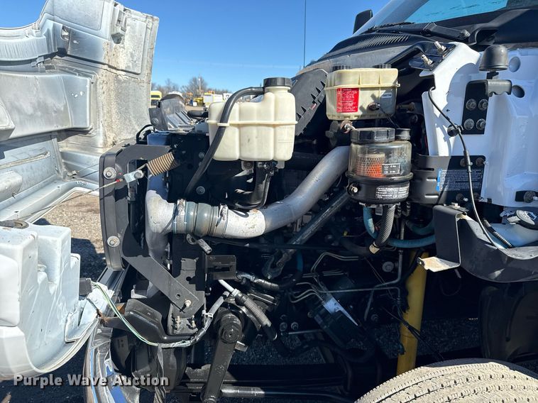 image for item EG2572 2007 GMC C5500 rollback truck